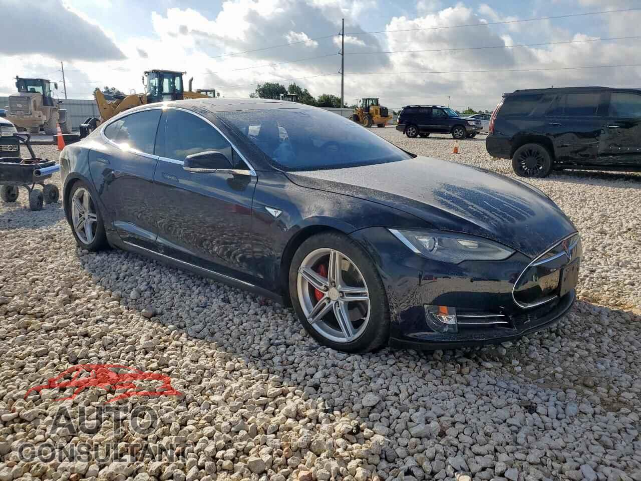 TESLA MODEL S 2015 - 5YJSA1H42FF083086