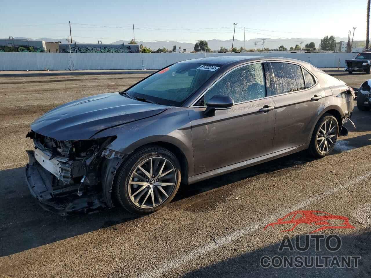 TOYOTA CAMRY 2022 - 4T1F11AKXNU620802