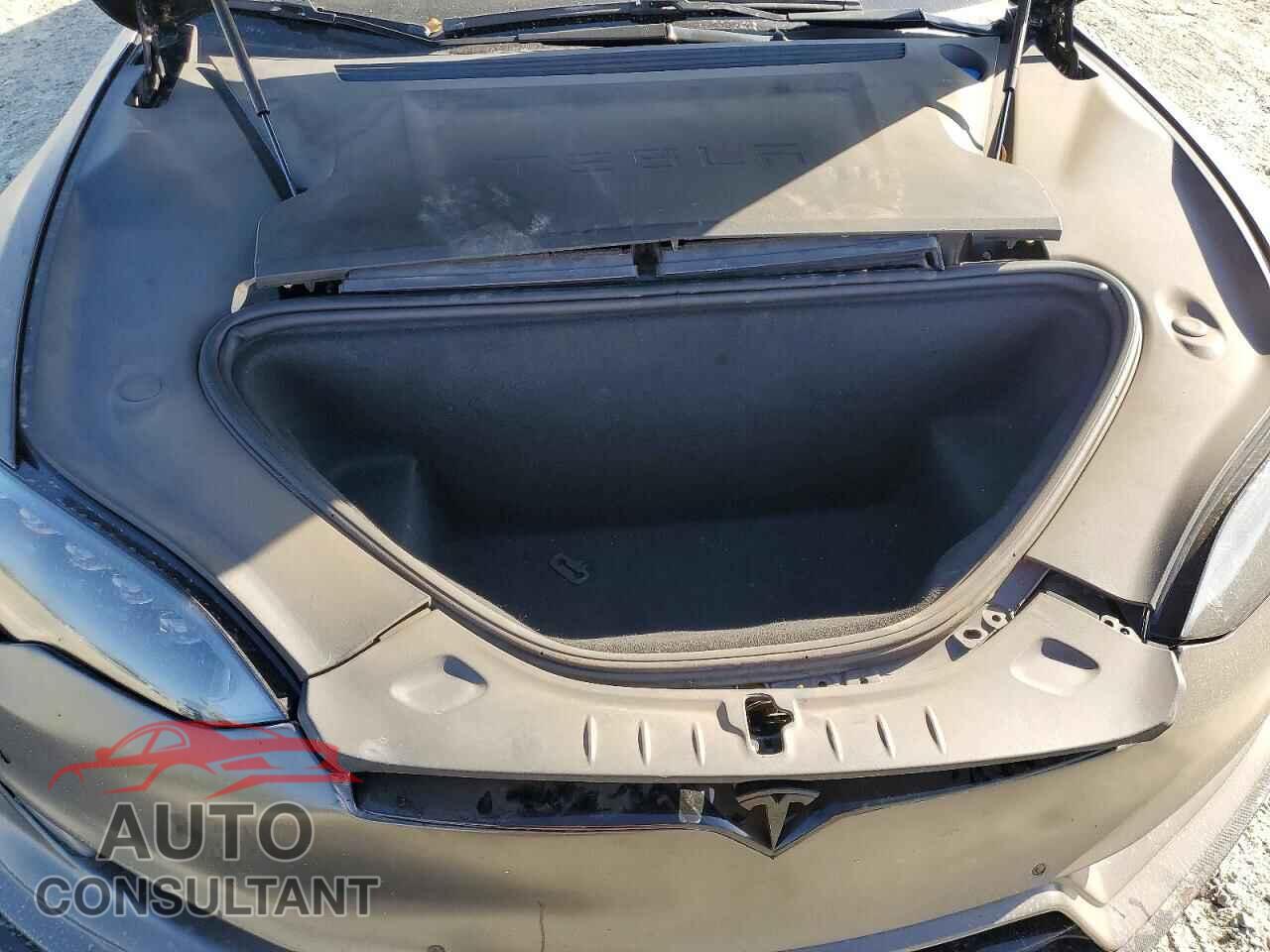 TESLA MODEL S 2018 - 5YJSA1E48JF295424