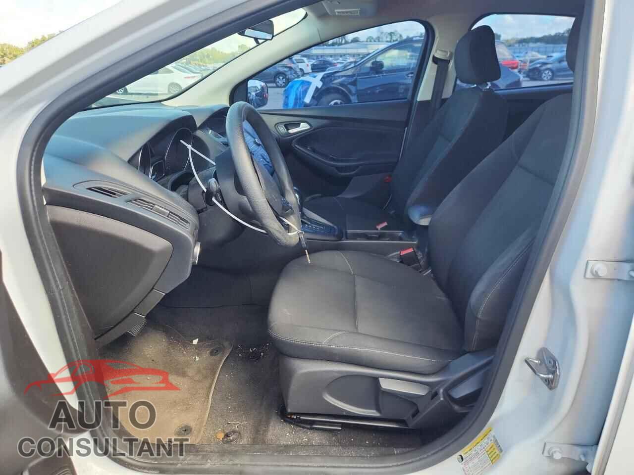 FORD FOCUS 2016 - 1FADP3K29GL356751
