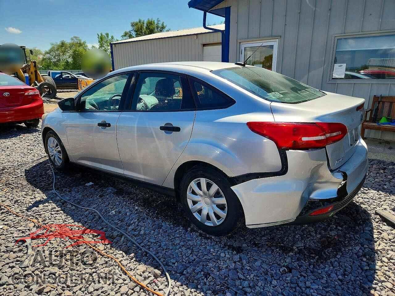 FORD FOCUS 2017 - 1FADP3E20HL307192