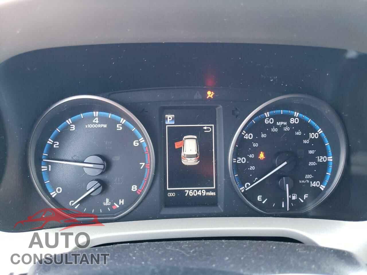 TOYOTA RAV4 2018 - 2T3BFREV2JW856171