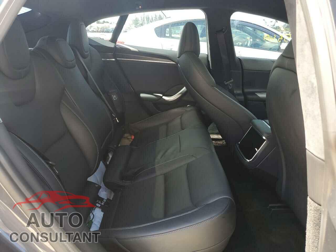 TESLA MODEL S 2021 - 5YJSA1E62MF451799
