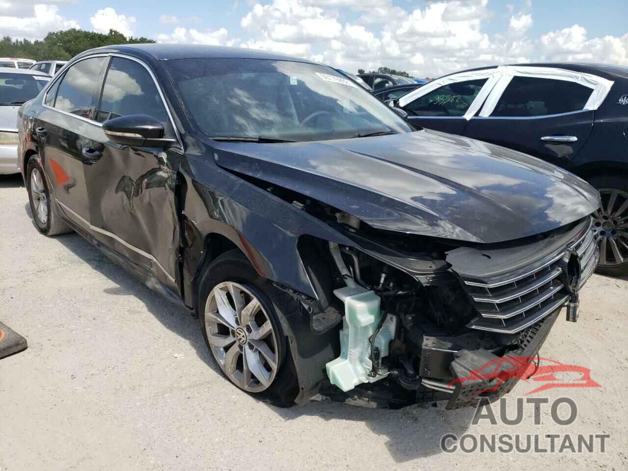 VOLKSWAGEN PASSAT 2017 - 1VWAT7A33HC045969