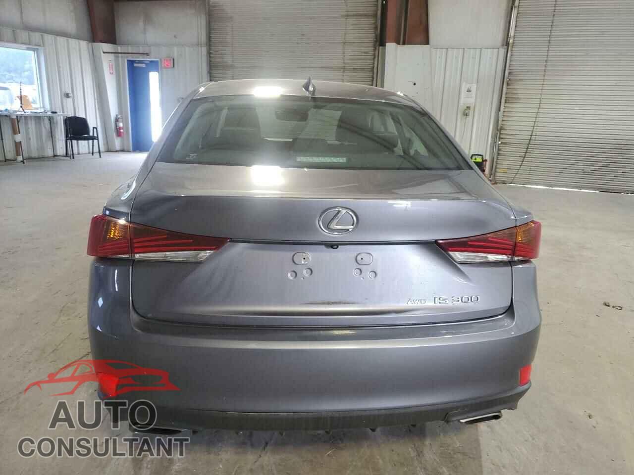 LEXUS IS 2018 - JTHC81D25J5031402