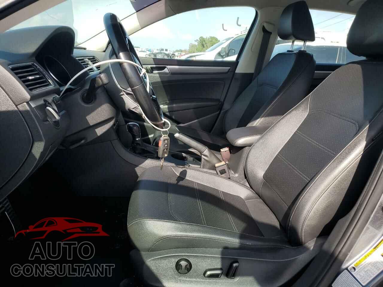 VOLKSWAGEN PASSAT 2017 - 1VWDT7A37HC000126