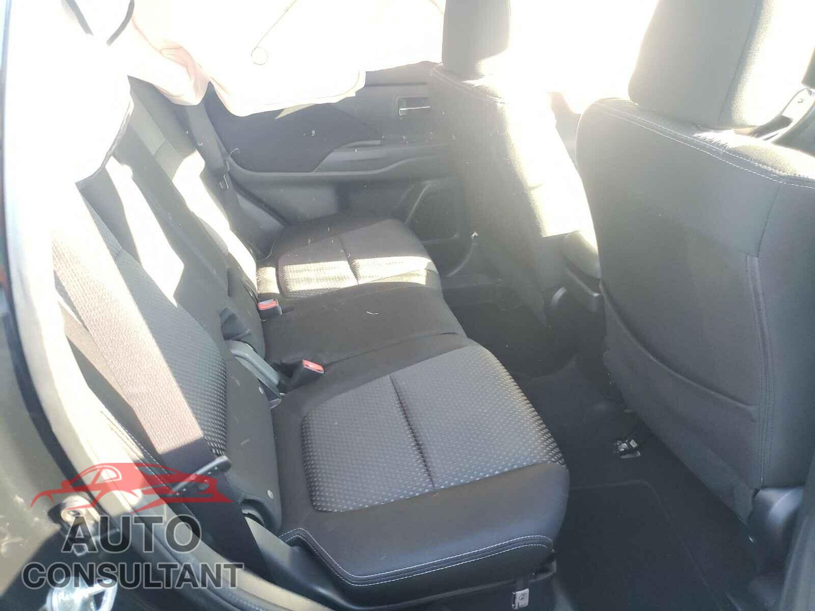 MITSUBISHI OUTLANDER 2017 - JA4AD2A38HZ038218