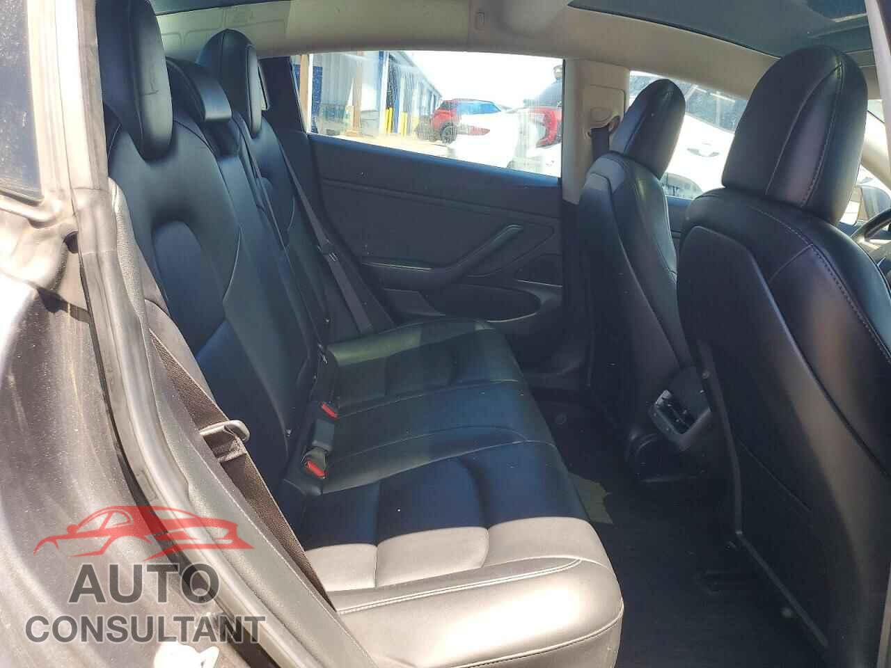 TESLA MODEL 3 2018 - 5YJ3E1EB0JF066081