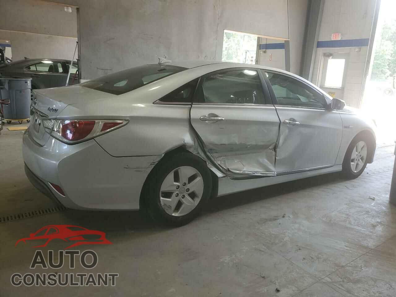 HYUNDAI SONATA 2012 - KMHEC4A42CA046946