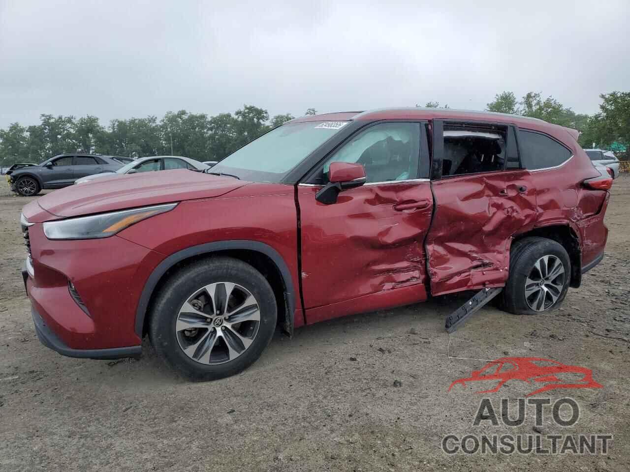 TOYOTA HIGHLANDER 2022 - 5TDGZRBH8NS245421