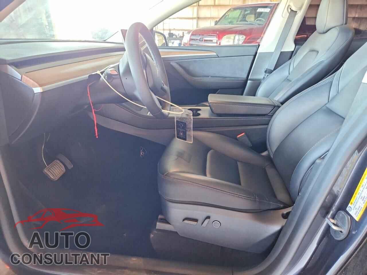 TESLA MODEL Y 2024 - 7SAYGDED2RF122121