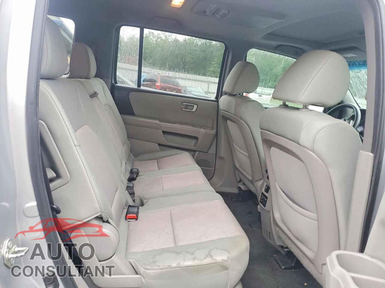 HONDA PILOT 2015 - 5FNYF4H34FB069534