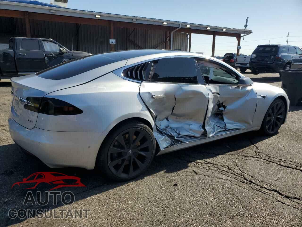 TESLA MODEL S 2018 - 5YJSA1E26JF261397