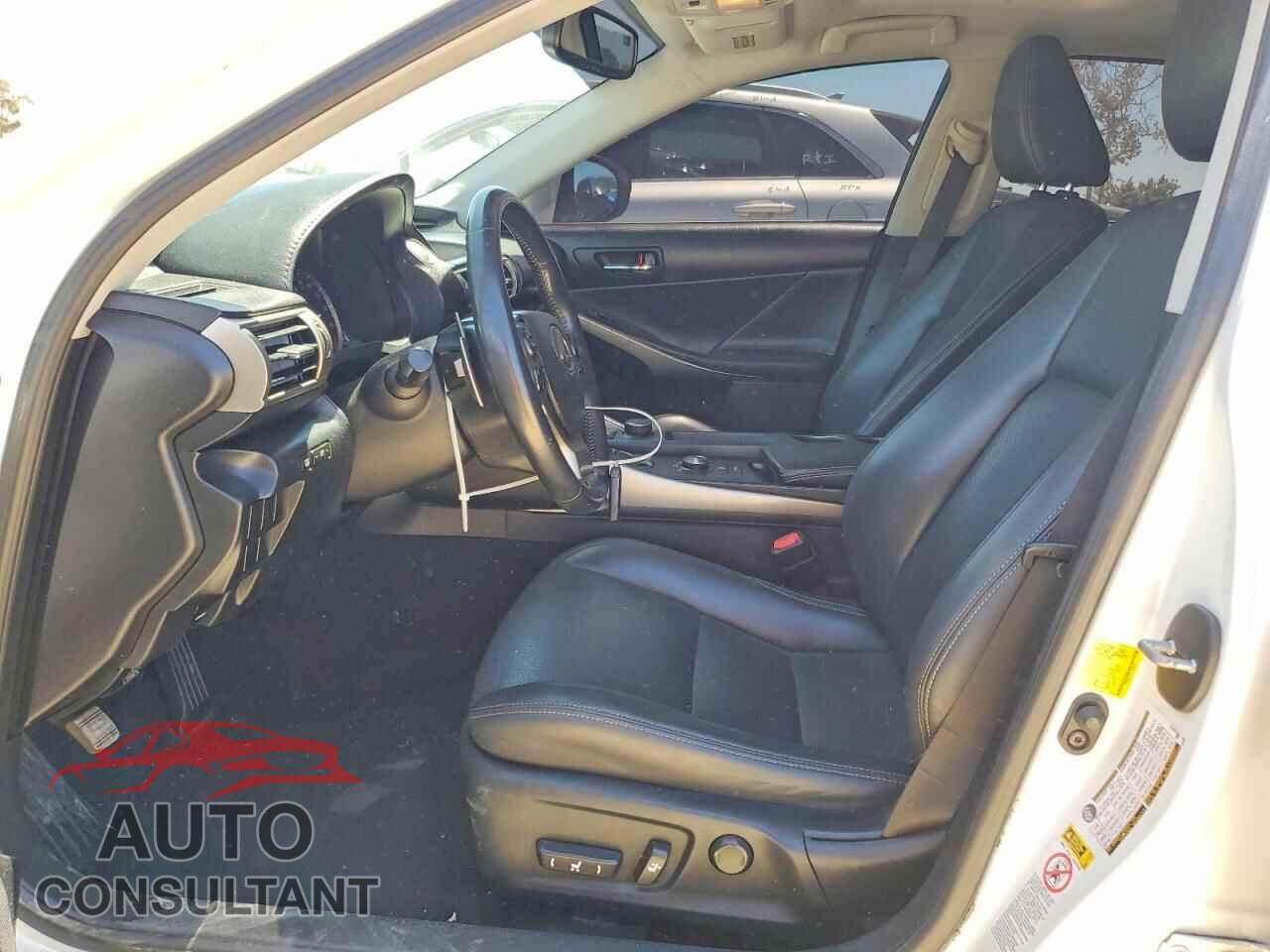 LEXUS IS 2015 - JTHBF1D22F5049865