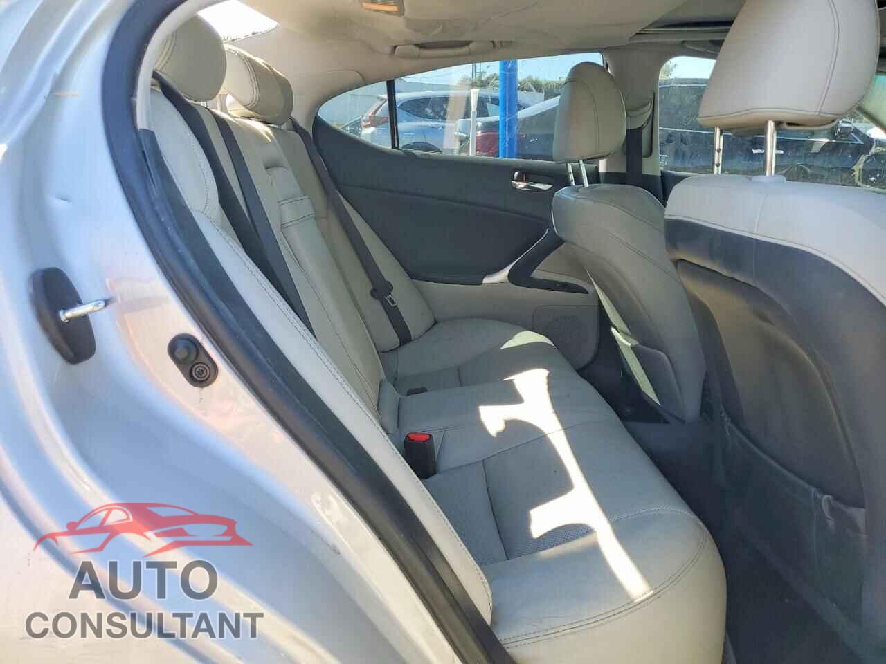 LEXUS IS 2012 - JTHBF5C24C5157554