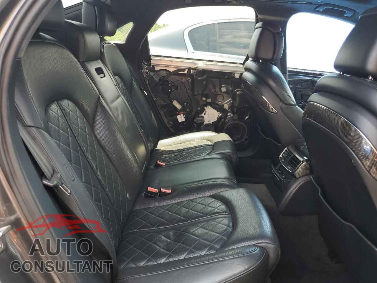 AUDI S8 2013 - WAUD2AFD6DN018195