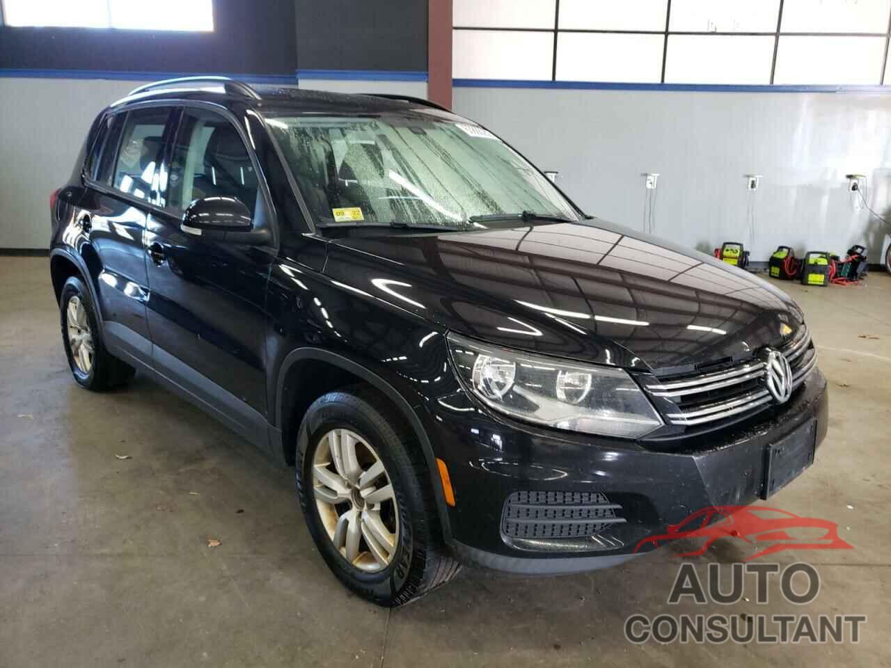 VOLKSWAGEN TIGUAN 2016 - WVGBV7AX0GW012246