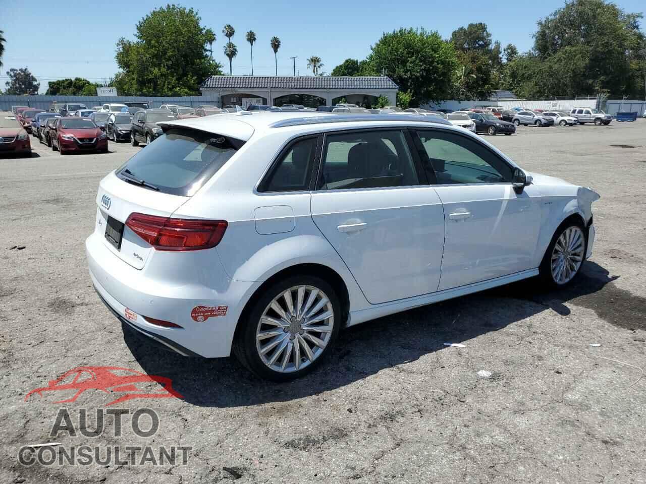 AUDI A3 2017 - WAUTPBFF5HA131797