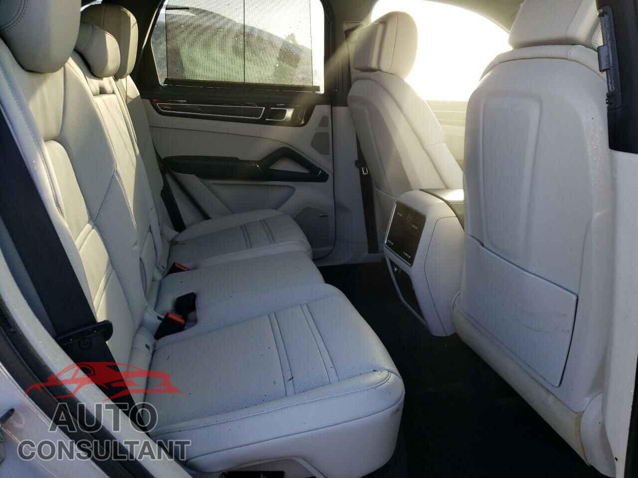 PORSCHE CAYENNE 2022 - WP1AB2AY2NDA31327