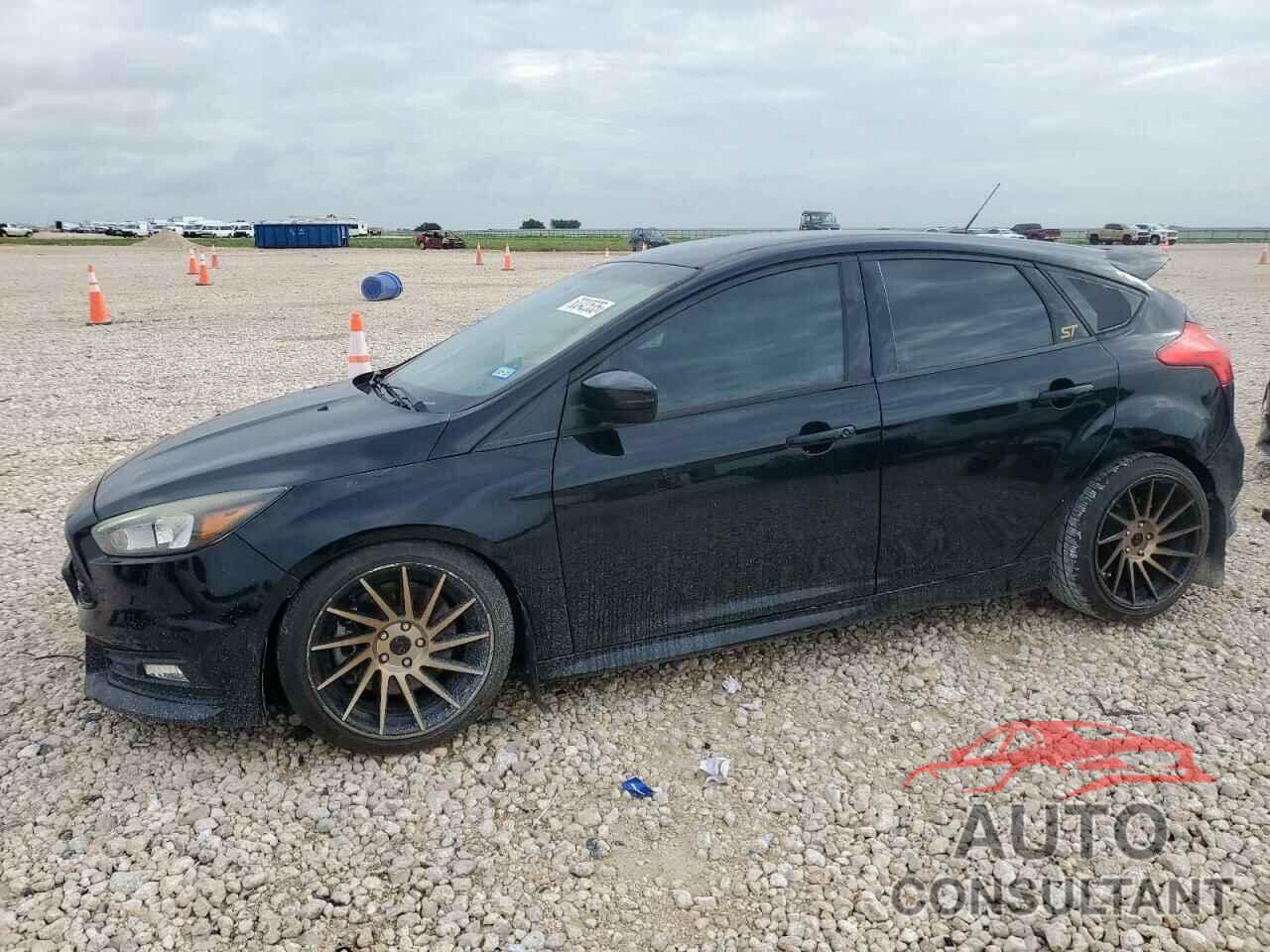 FORD FOCUS 2017 - 1FADP3L94HL271023