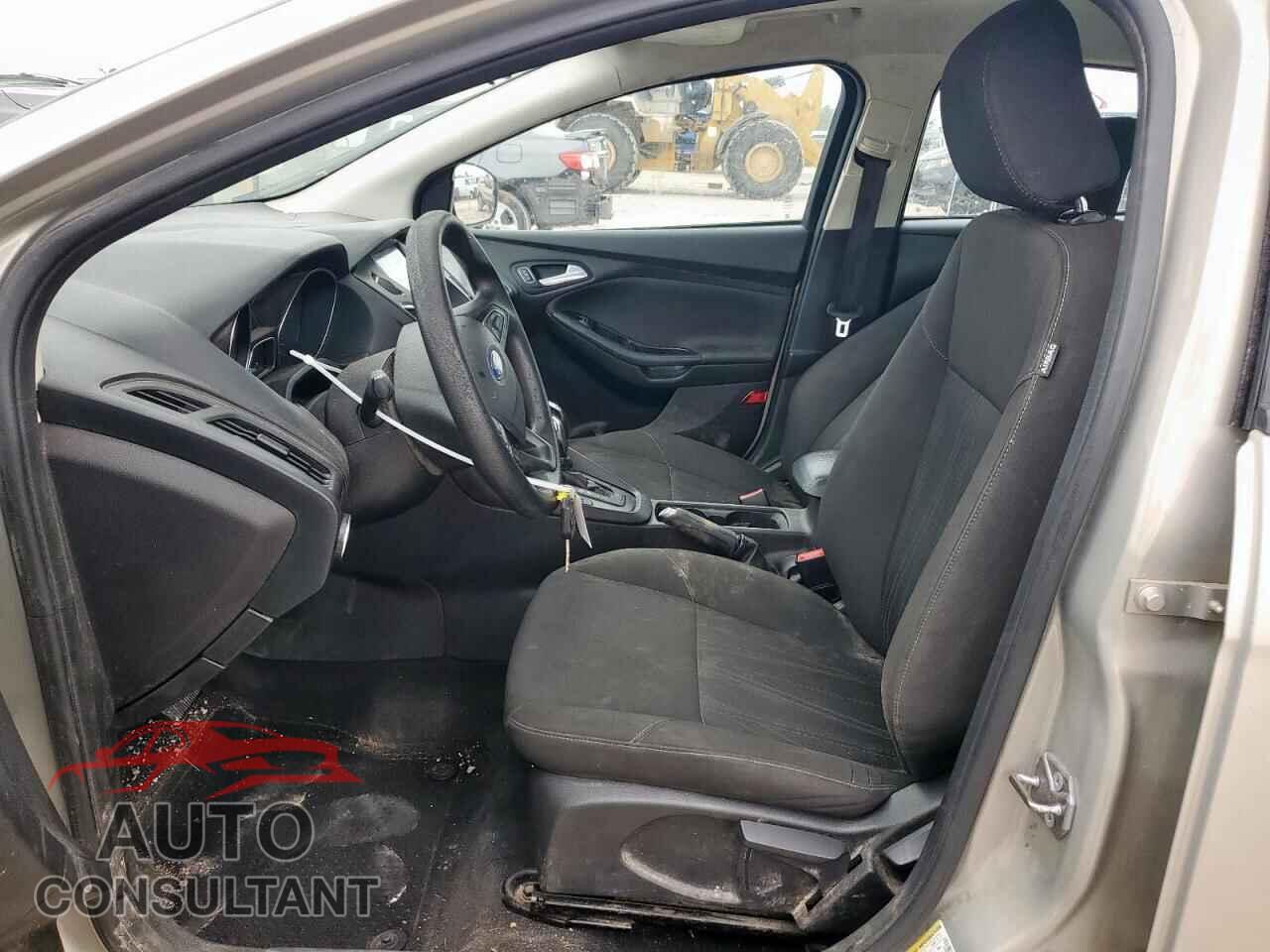 FORD FOCUS 2015 - 1FADP3F29FL243438