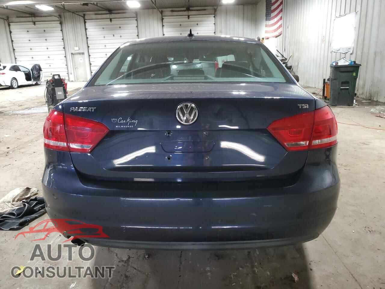 VOLKSWAGEN PASSAT 2015 - 1VWAT7A35FC014476