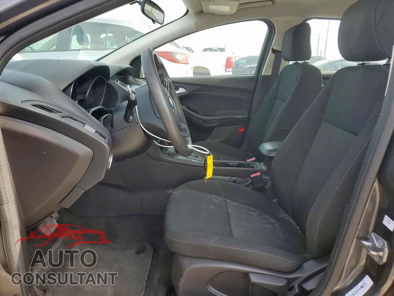 FORD FOCUS 2017 - 1FADP3F24HL325791