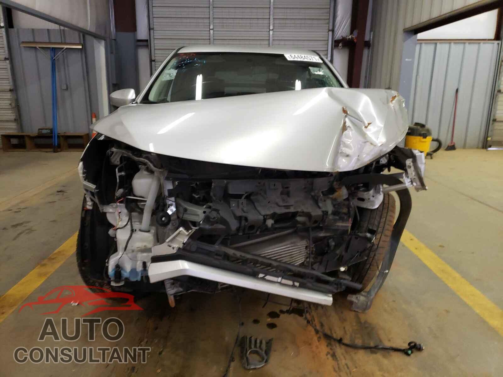 MITSUBISHI ECLIPSE 2019 - JA4AT3AAXKZ049946