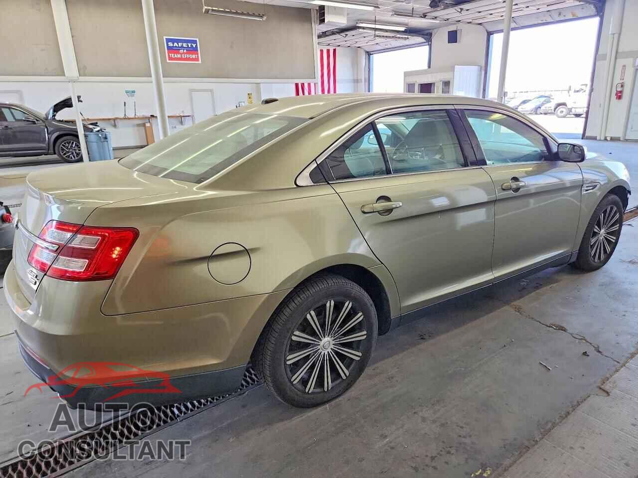 FORD TAURUS 2013 - 1FAHP2H88DG201684