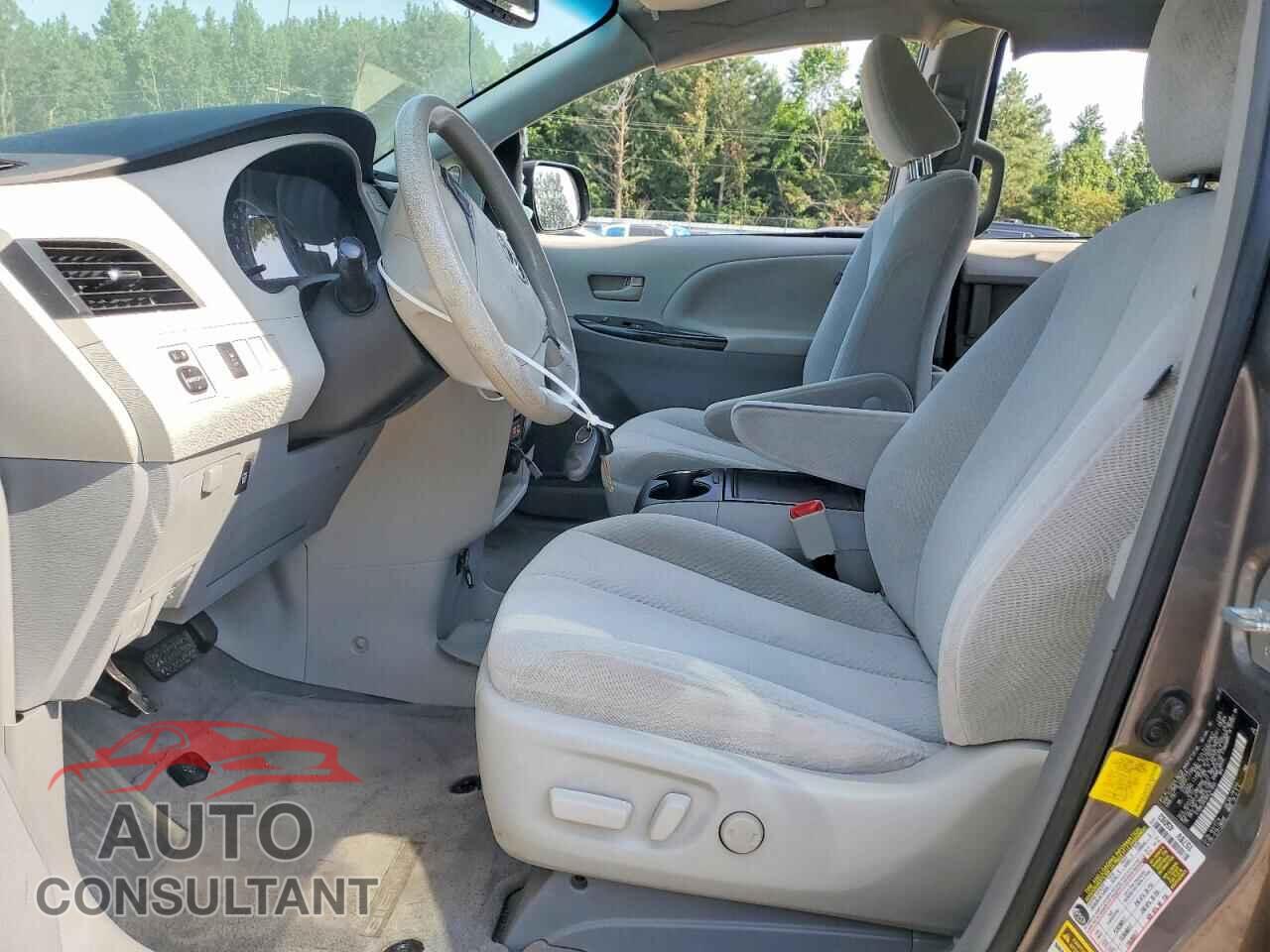 TOYOTA SIENNA 2013 - 5TDKK3DC8DS341805