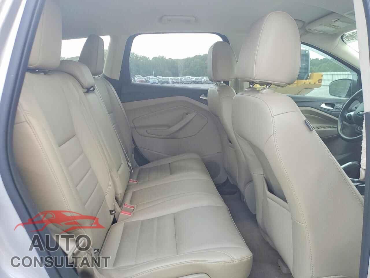 FORD ESCAPE 2015 - 1FMCU9J91FUB68942