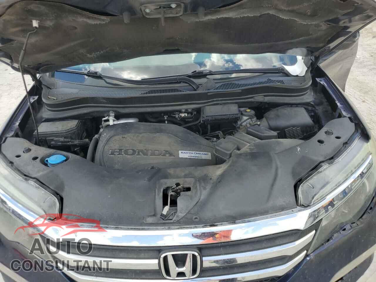 HONDA PILOT 2017 - 5FNYF6H51HB024194