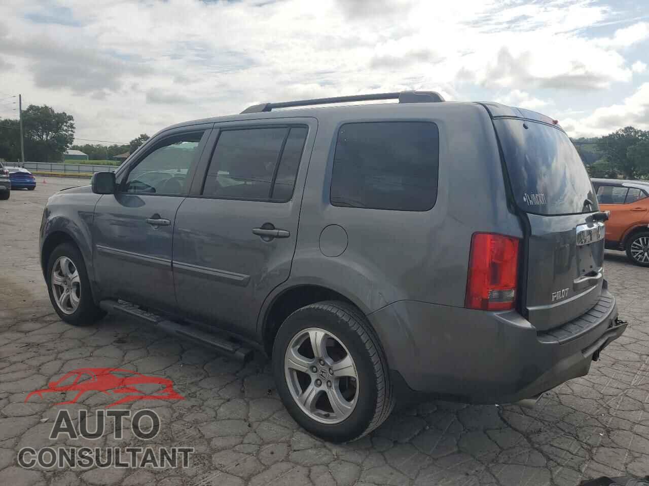 HONDA PILOT 2013 - 5FNYF4H62DB061360