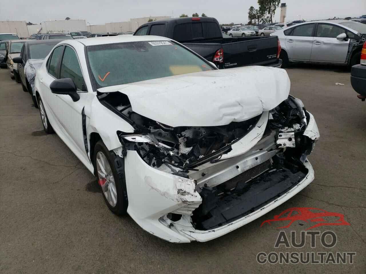 TOYOTA CAMRY 2018 - 4T1B11HK5JU072545