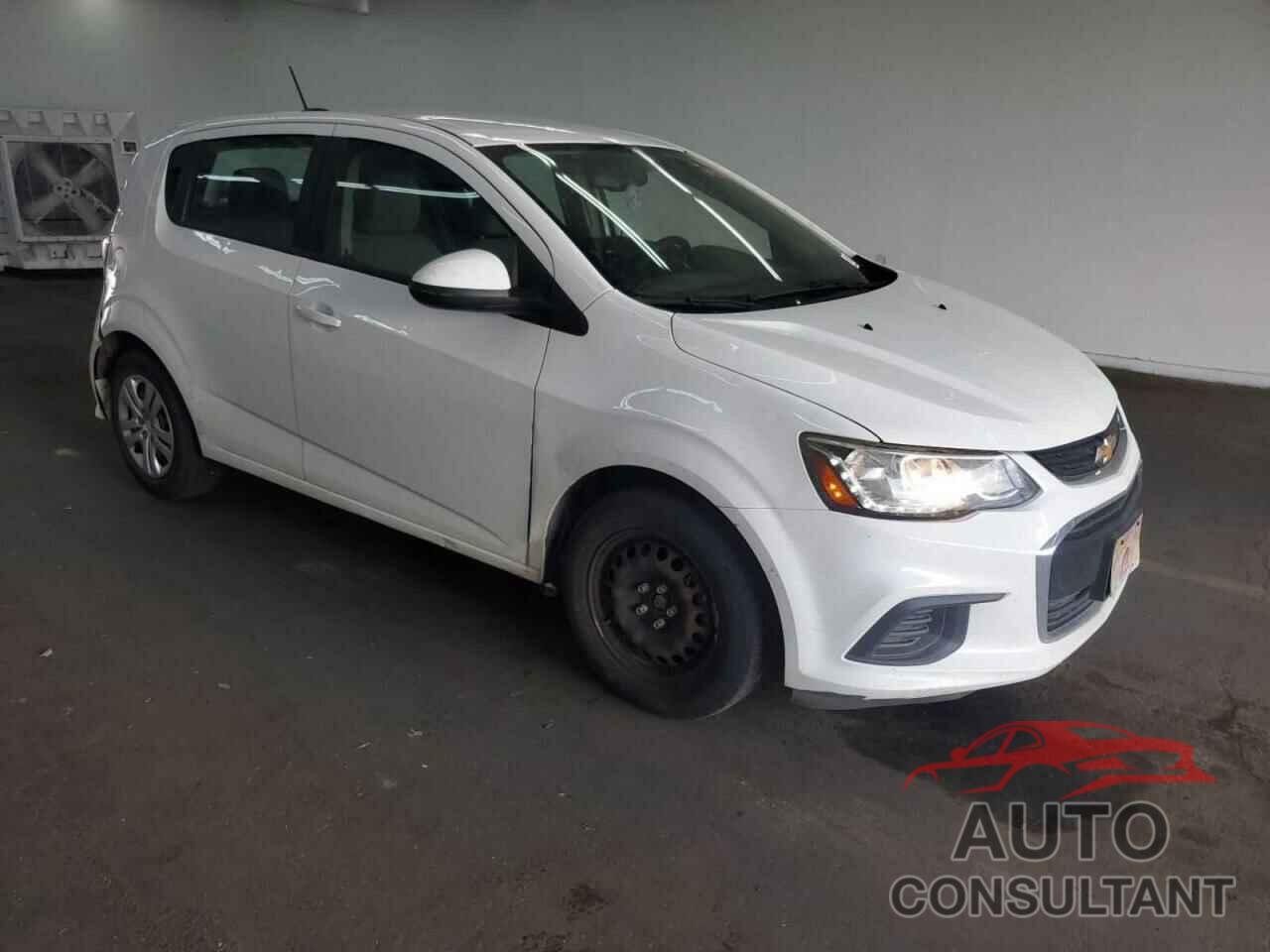 CHEVROLET SONIC 2017 - 1G1JG6SH2H4177040