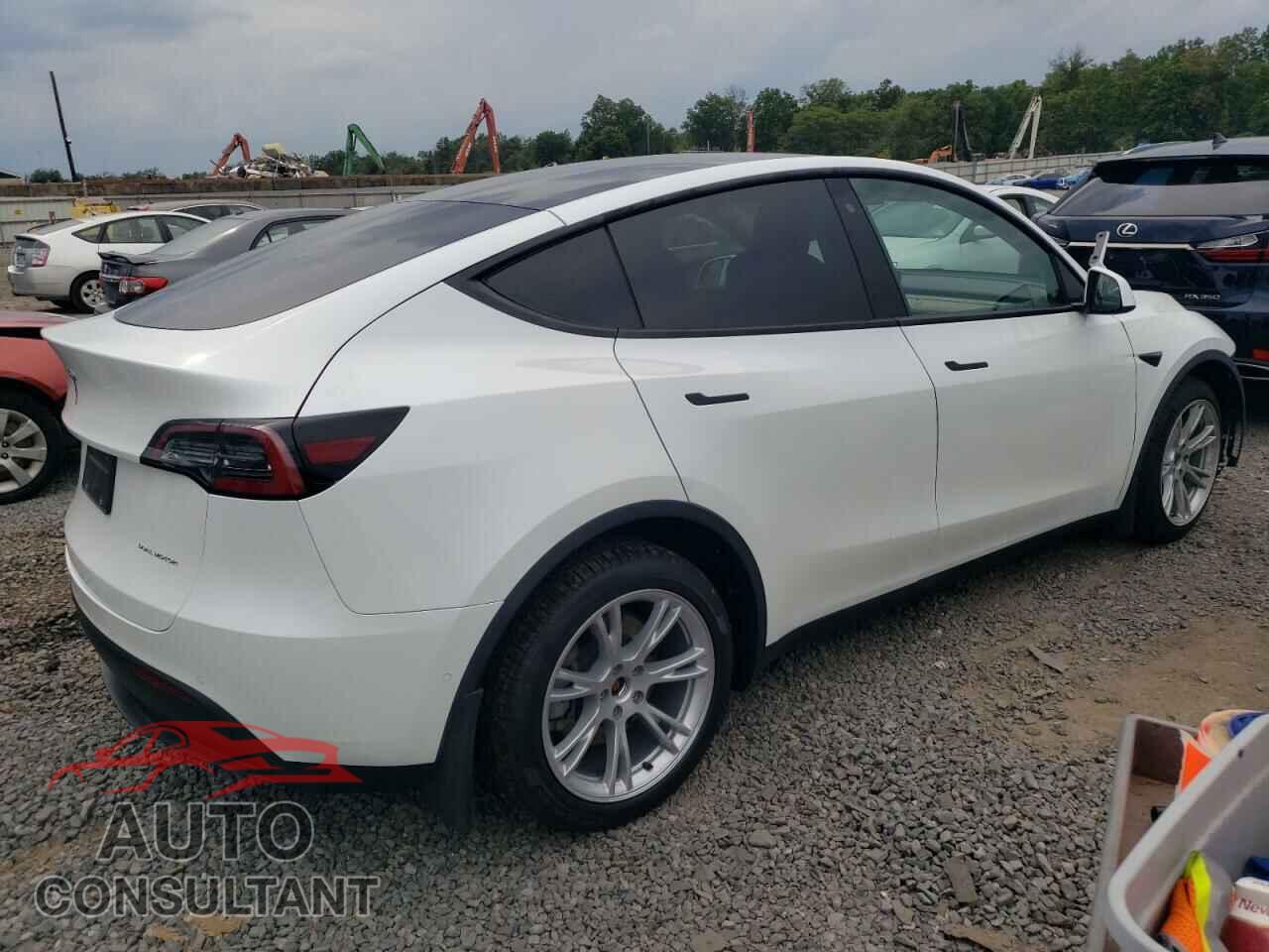 TESLA MODEL Y 2020 - 5YJYGDEF9LF005786