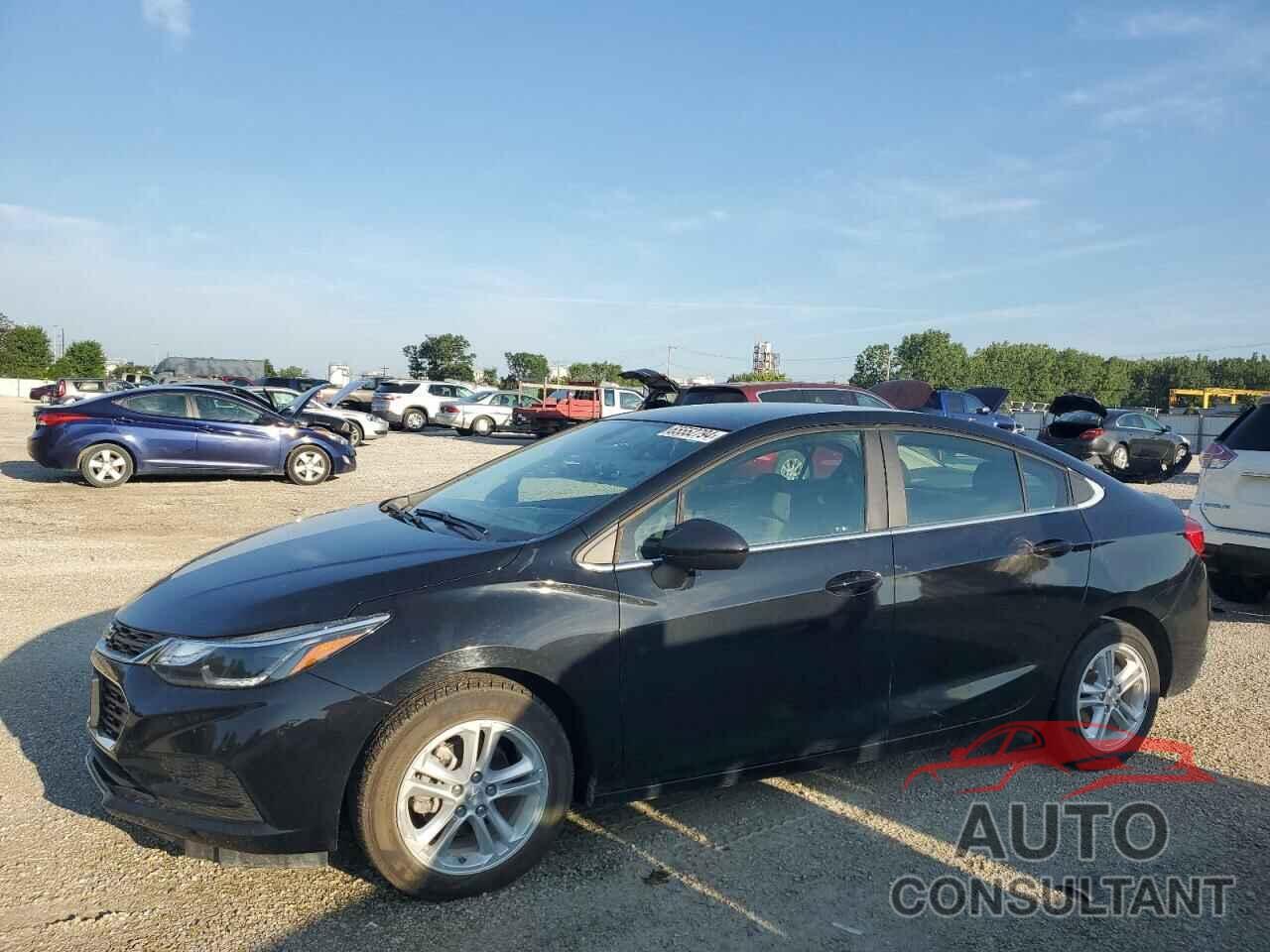 CHEVROLET CRUZE 2018 - 1G1BE5SM1J7185779