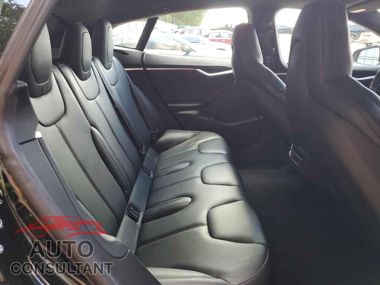 TESLA MODEL S 2016 - 5YJSA1E17GF156139