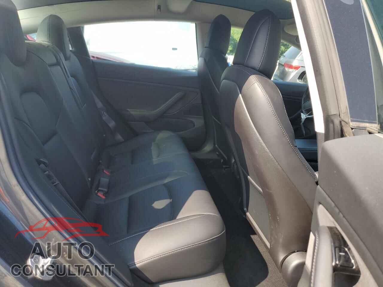 TESLA MODEL 3 2018 - 5YJ3E1EB7JF054414
