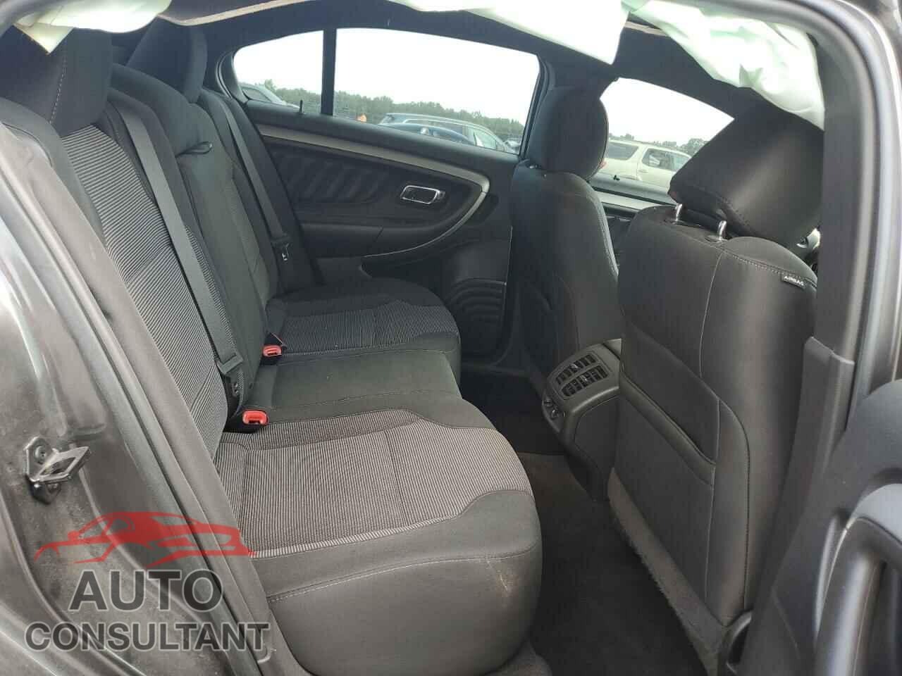 FORD TAURUS 2018 - 1FAHP2E82JG105663