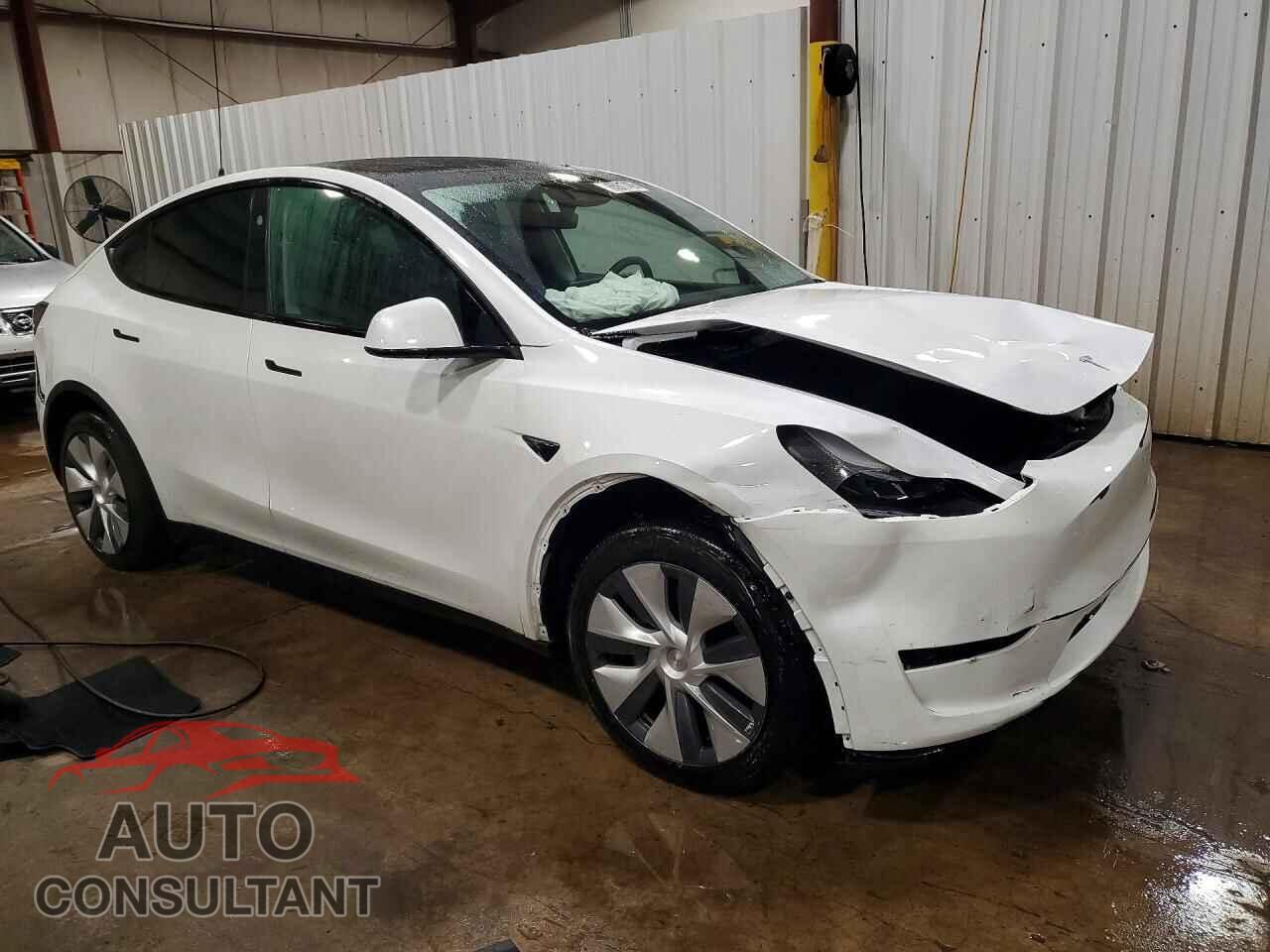 TESLA MODEL Y 2024 - 7SAYGDED5RF127426