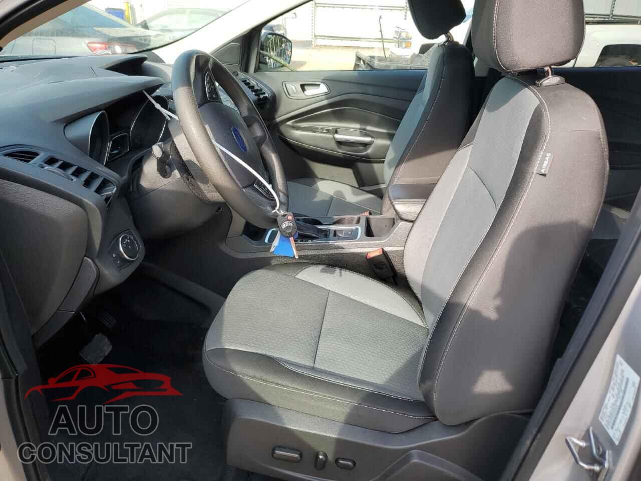 FORD ESCAPE 2017 - 1FMCU0GD5HUE45618