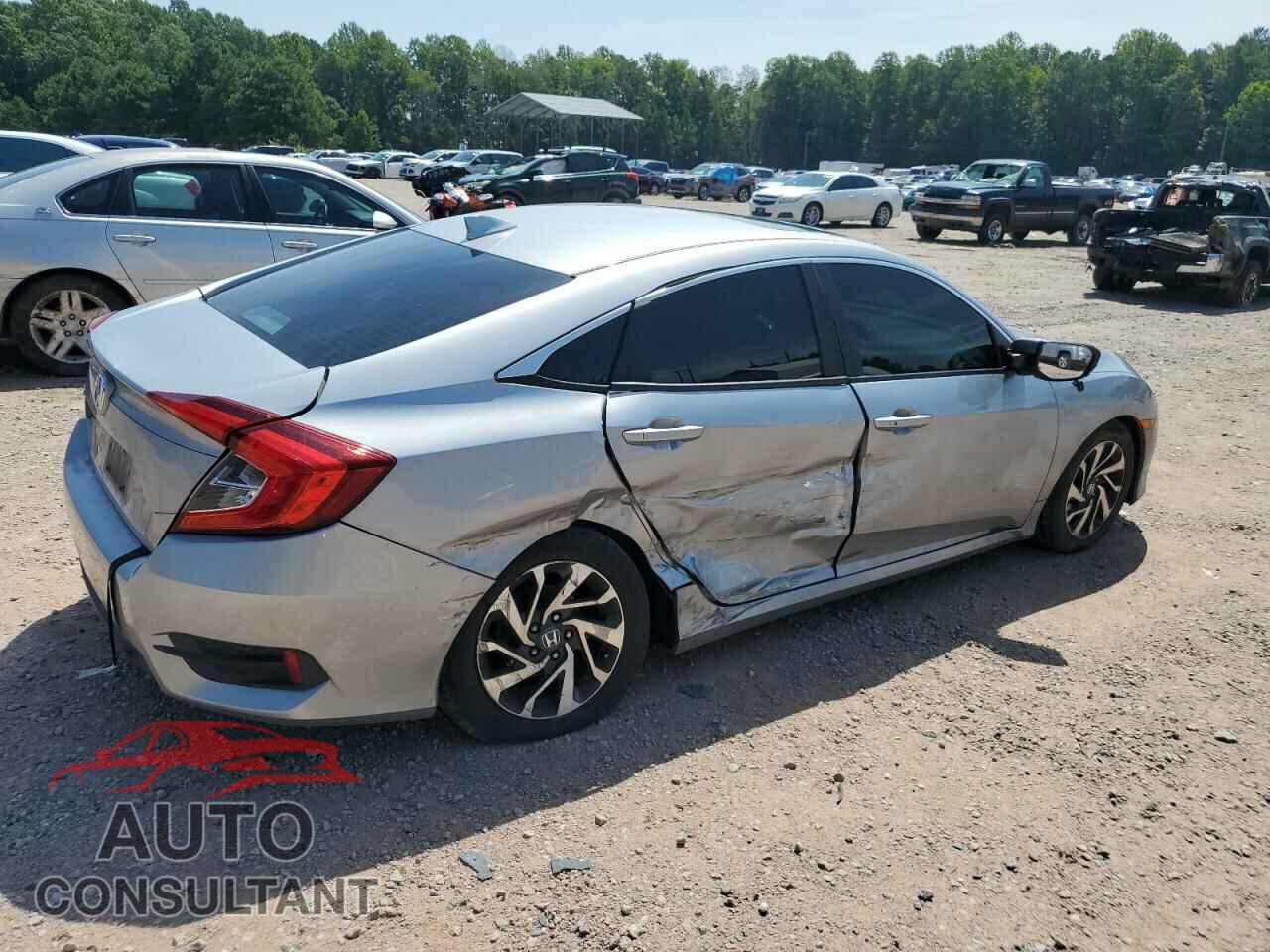 HONDA CIVIC 2018 - 2HGFC2F76JH585988