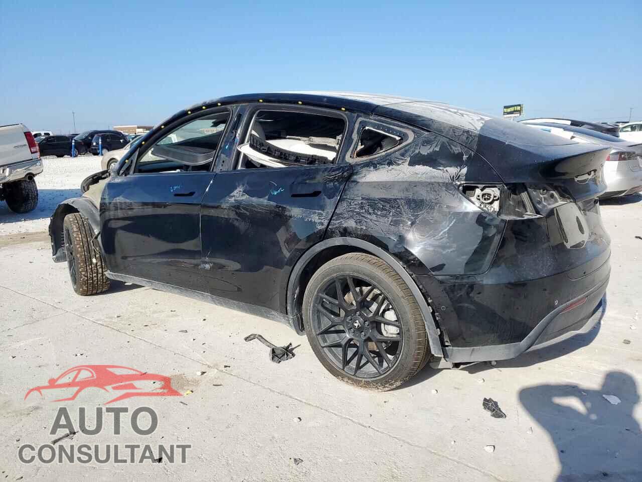 TESLA MODEL Y 2021 - 5YJYGDEEXMF112497