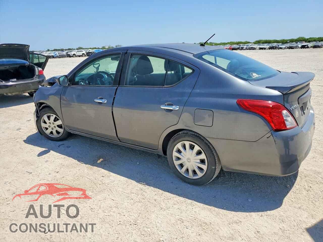 NISSAN VERSA 2019 - 3N1CN7AP3KL864617