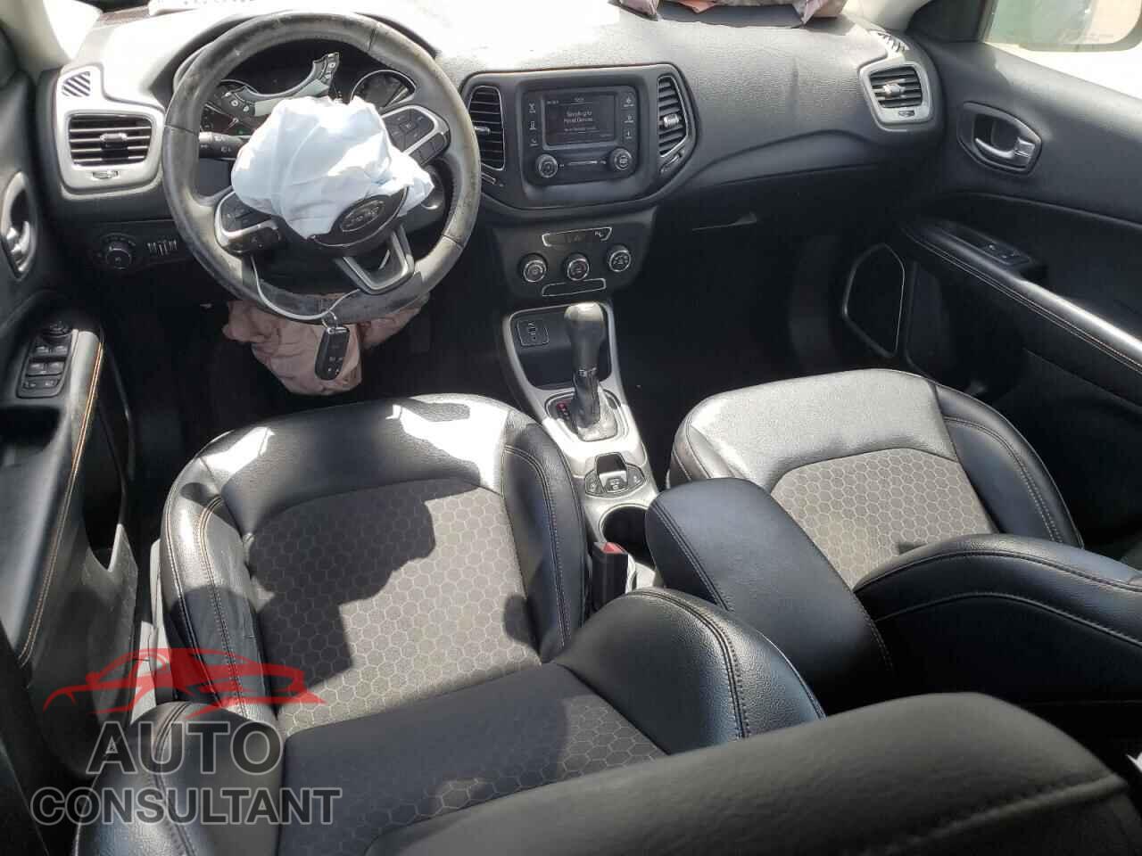 JEEP COMPASS 2018 - 3C4NJCBB2JT181951