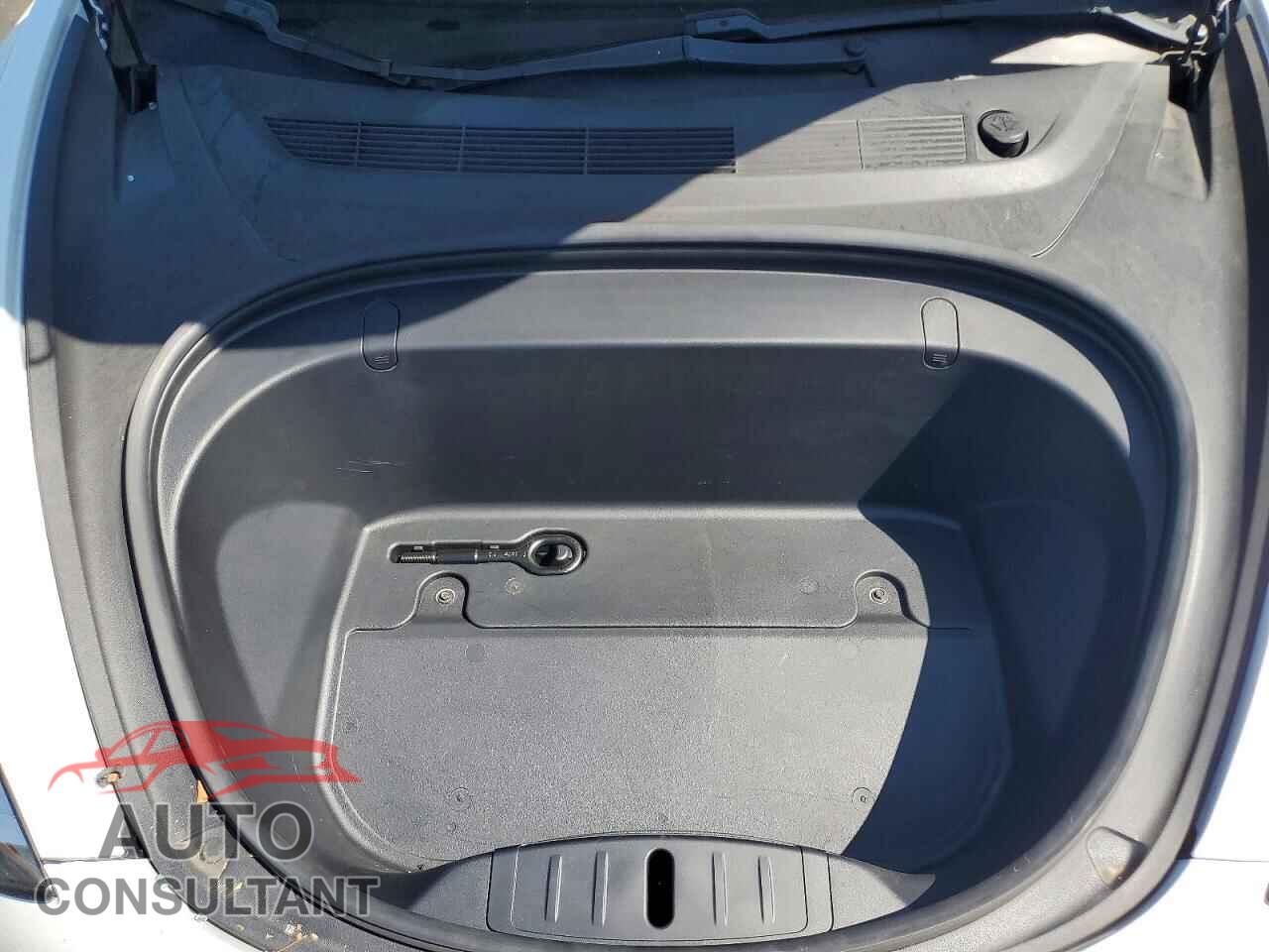 TESLA MODEL 3 2020 - 5YJ3E1EA6LF613025