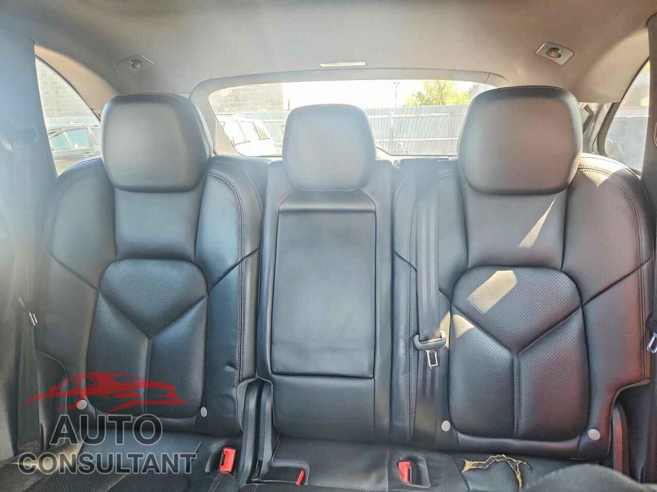 PORSCHE CAYENNE 2016 - WP1AA2A24GLA03956