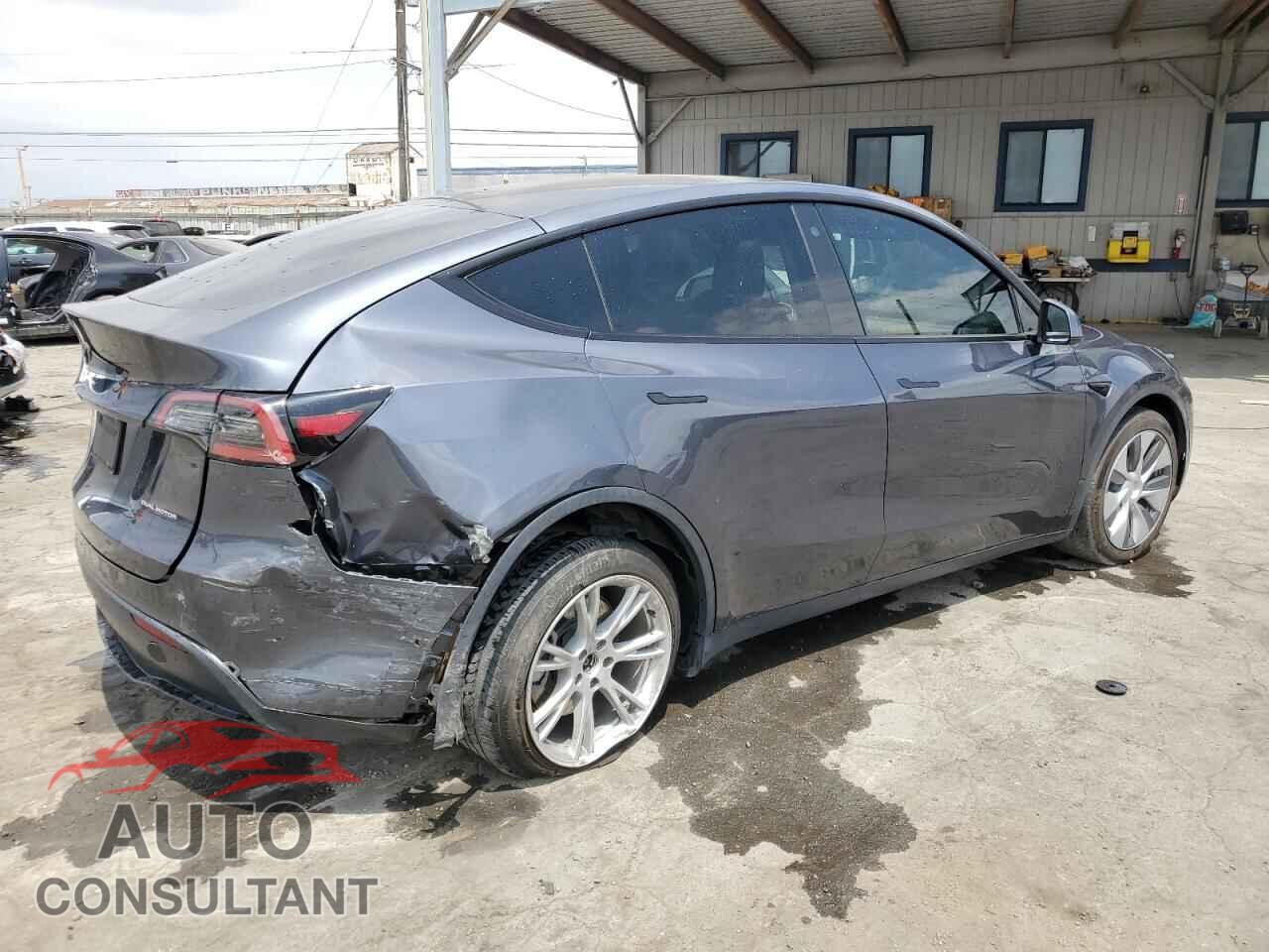 TESLA MODEL Y 2022 - 7SAYGDEE7NF422885