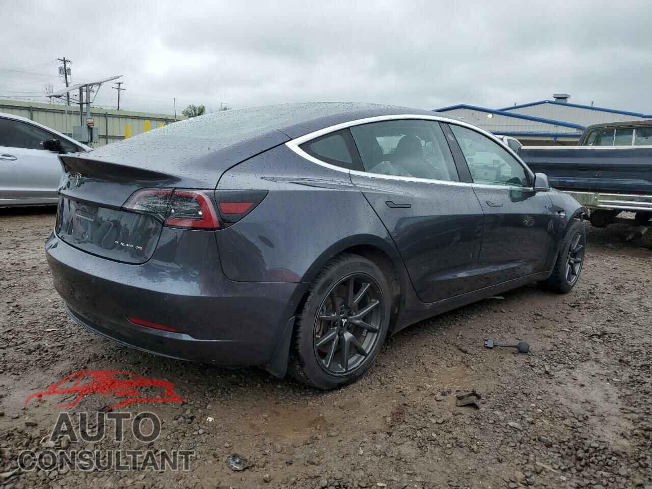 TESLA MODEL 3 2018 - 5YJ3E1EB8JF064076
